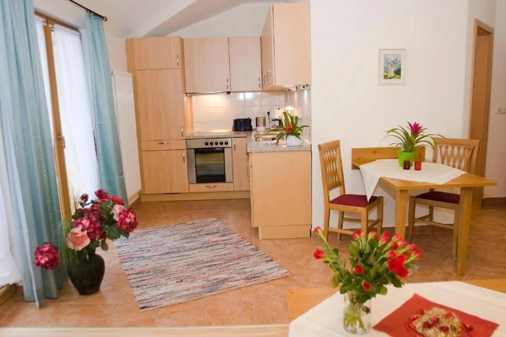 Apartment Ferienwohnungen Am Westernberg Inkl. Chiemgaukarte Ruhpolding Germany